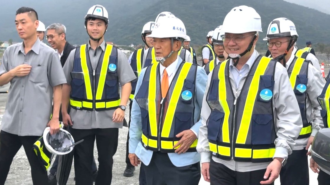 邀宋楚瑜視察馬太鞍溪堤防工程 卓揆：感謝當年建設有效阻洪