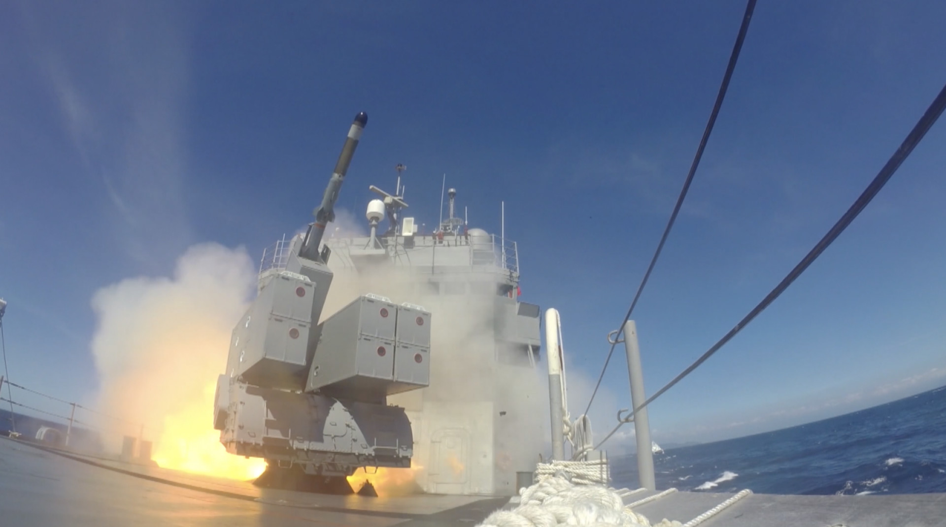 單元一｜台海新常態 中國片面推翻海峽中線，台海情勢緊張。